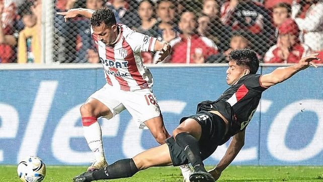Lucas Gamba es uno de los delanteros de Unión que debe recuperar efectividad.