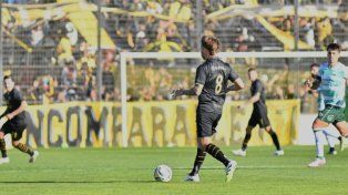 Deportivo Madryn dejó pasar una gran chance y Colón sigue con aire en la punta
