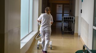 La Defensoría del Pueblo advierte que el cobro de plus médico está prohibido por ley