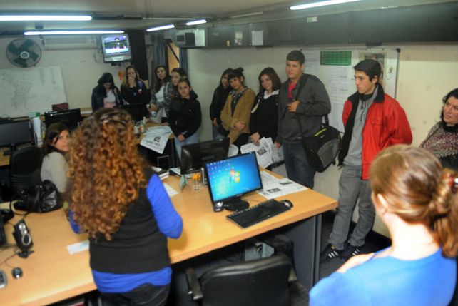 Los alumnos del Almirante durante la visita al UNO.