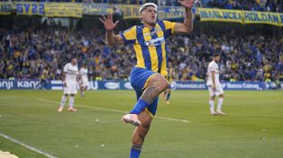 El salto de Alejo Veliz para el 1 a 0 de Central sobre Platense.