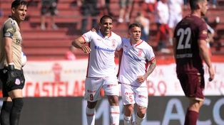 Huracán goleó a Lanús y se prende arriba