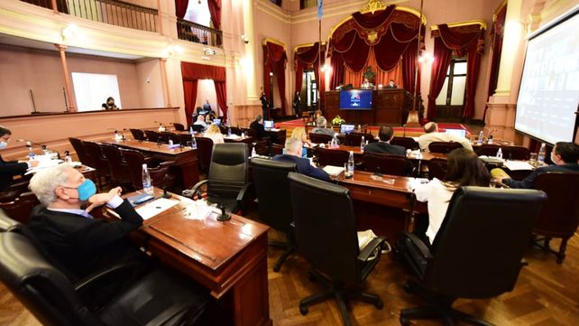 Mensajes contra violencia de género en carteles de obras