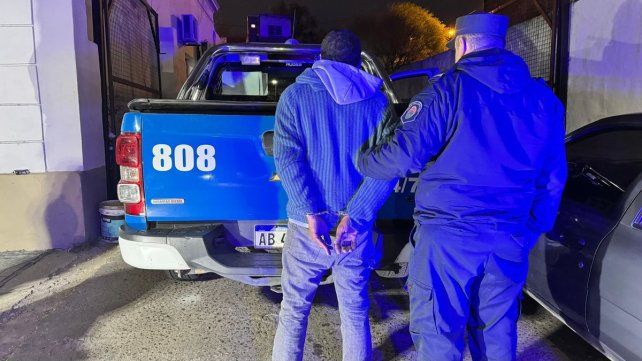 Un hombre fue detenido tras robar elementos de un boliche ubicado en calle Liniers