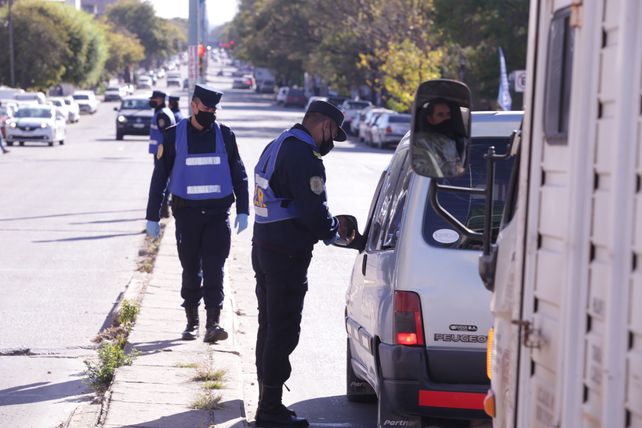 Covid-19: 200 policías aislados y 32 casos en la provincia