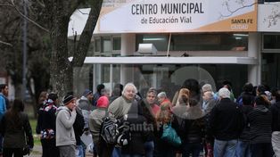 Demoras para la licencia de conducir: No  sirve hacer cola más temprano