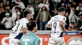 Lisandro Alzugaray marcó dos goles ante Central Córdoba.