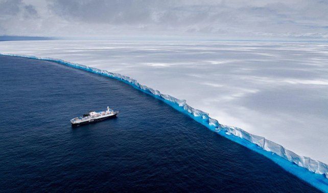 El iceberg más grande del mundo se desprendió de la Antártida