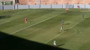 Una cancha con cuatro áreas en la B Nacional