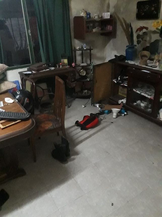 Volvieron de jugar al fútbol y encontraron la casa dada vuelta