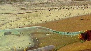 Un mensaje encriptado fue hallado en una botella y no pueden interpretarlo