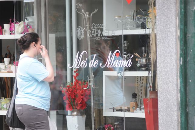 Los comerciantes, atentos a las demandas por el Día de la Madre