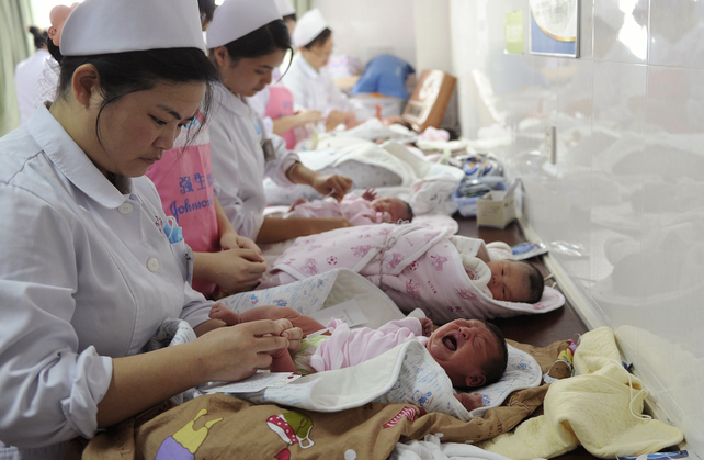 China padece una caída de la natalidad desde los años 70