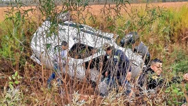 Volcó en la ruta 4 y lo encontraron horas después con hipotermia