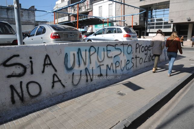 El Rosa Galisteo amaneció con pintadas relacionadas a la Reforma Tributaria