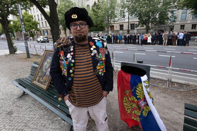 Tres días después de criticar a Putin, un artista ruso fue asesinado a tiros en Polonia