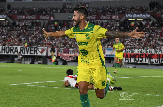 El delantero Juan Martín Lucero, nuevo jugador de Vélez