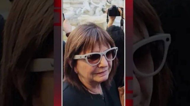 Los anteojos espía que usa Patricia Bullrich traducen, filman, escuchan audios y sacan fotos