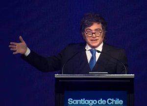 En Chile, Javier Milei reivindicó el derrocamiento de Allende, criticó a Pedro Sánchez y a Macri