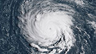 Florence se convierte en huracán y amenaza