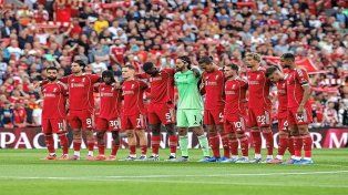 Liverpool rindió tributo a Diogo Jota y André Silva, antes de su estreno en la Premier League.