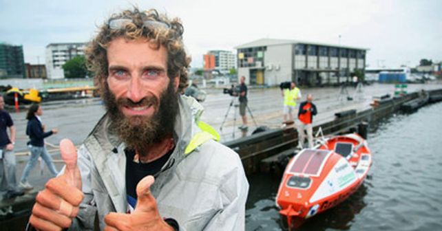 Rescataron a un italiano que cruzaba el Oc&eacute;ano Pac&iacute;fico en un bote a remo