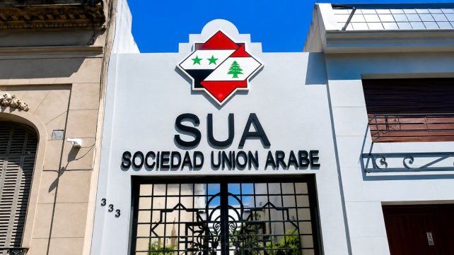 La subcomisión de la Juventud de la Sociedad Unión Árabe impulsa una campaña solidaria para reunir juguetes y alimentos destinados a celebrar el Día del Niño con chicos y chicas del barrio El Sol.