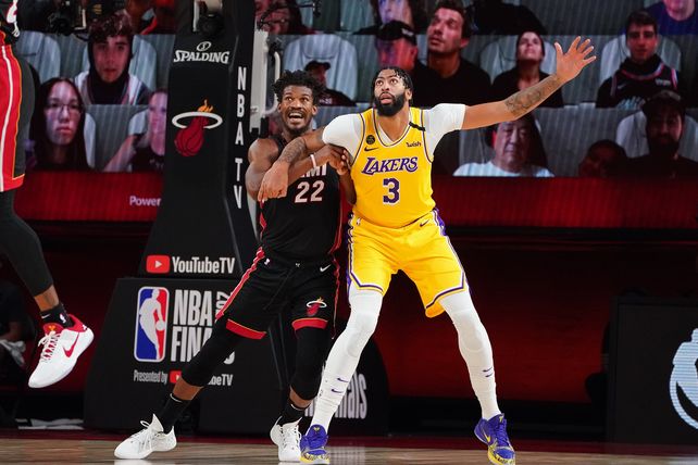 Los Lakers quedaron a un triunfo del título en la NBA