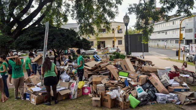 La convocatoria de Ecoclub Paraná es para el 19 de mayo de 15:30 a 19:30 en la plaza Sáenz Peña
