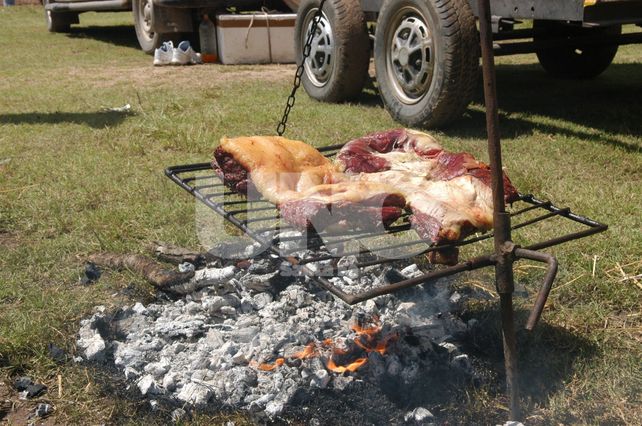 Asado solidario en beneficio de las personas en situación de calle Asado solidario en beneficio de las personas en situación de calle