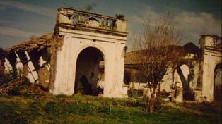 El casco de la estancia, ya venido a menos pero sin sufrir todavía el enorme deterioro posterior.