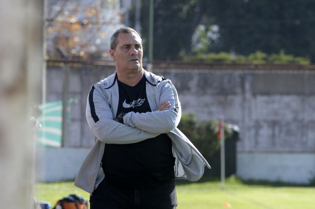 DT charrúa. Edgardo Malvestiti dirigió por primera vez a Central Córdoba en el Gabino Sosa y fue con un triunfo.