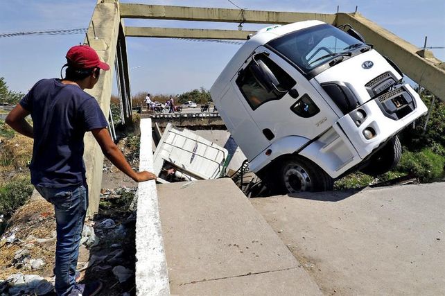 Se lo tragó el puente.&nbsp;