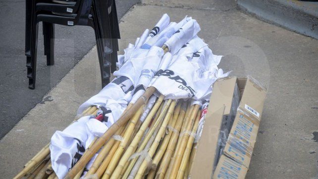 Se instalaron frente a la Casa de Gobierno. Reclaman más alimentos para los comedores y repudian el ajuste.
