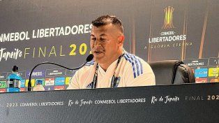 Jorge Almirón habló en la conferencia.
