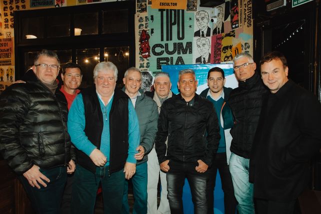 Algunos de los invitados al festejo de Micropack.