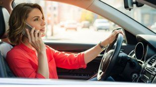 En el Día Nacional de Seguridad Vial, NO usar el celular al volante