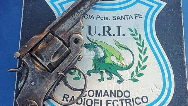 Barrio Cabal: un alumno llevó un revólver al colegio y se retiró de la escuela antes de que llegue la policía