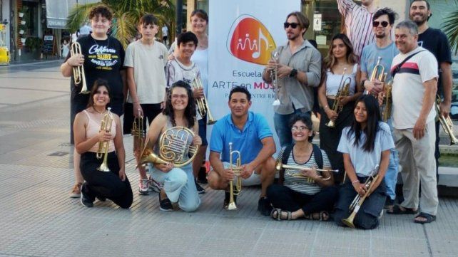 La escuela aguarda la firma del CGE para dar continuidad a las horas cátedra. En la tarde de este martes se realizará una asamblea para definir un plan de lucha