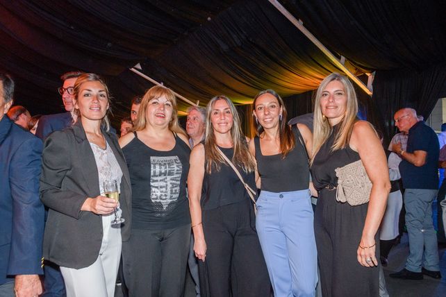 Melisa Pereyra,  María Soledad López, Silvia Cuassolo, Sol Segurado y Melina Clemente