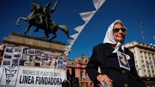 Fue una de las 12 fundadoras de las asociaciones Madres de Plaza de Mayo y Abuelas de Plaza de Mayo.