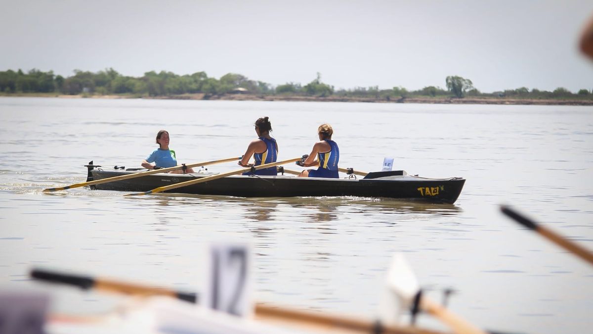 Villa Gobernador Gálvez vuelve a ser sede de una travesía regional de remo