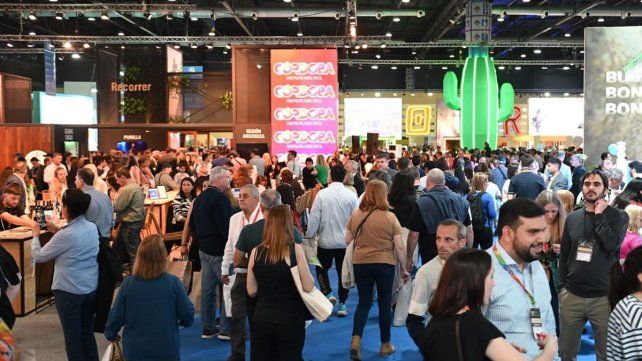 Ante un auditorio colmado con más de 1.200 asistentes se realizó el acto inaugural de la Feria Internacional de Turismo de América Latina (FIT)