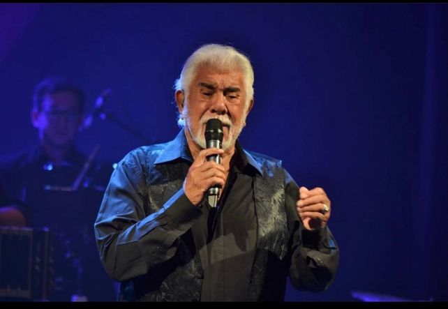 Raúl Lavié: Cuando Astor era muy criticado yo me la  jugué cantando su repertorio