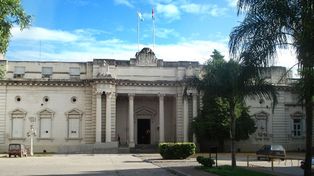 Contratados se movilizan a la Legislatura