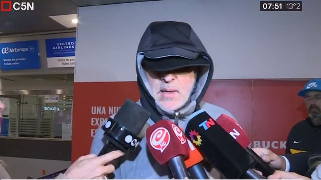 Di Zeo llegó a Ezeiza y apuntó a la ministra Bullrich