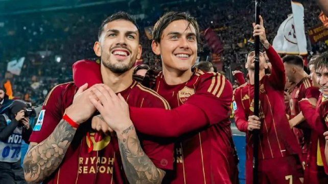 Dybala y Paredes juntos en La Roma.
