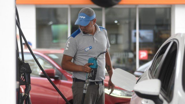 YPF también aumentó un 37 por ciento sus combustibles en Rosario