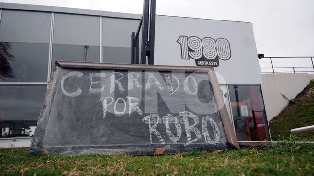 Violentos delincuentes golpearon y maniataron a empleados del bar 1980 y  huyeron con dinero