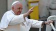 El Papa Francisco, internado, mejora progresivamente de su infección pulmonar